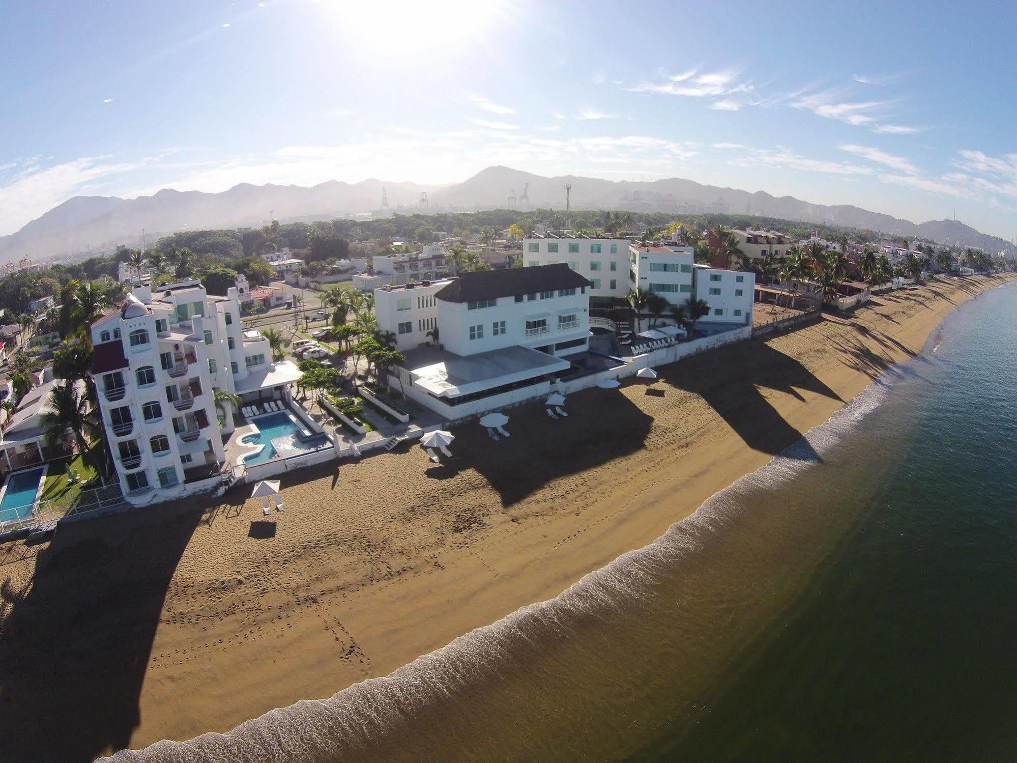 Best Western PLUS Luna del Mar Manzanillo Exterior foto